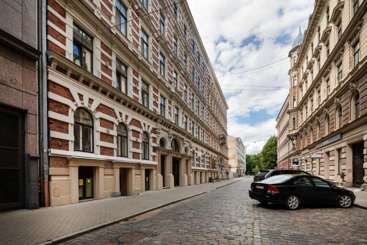 Modern Design In Center Huoneisto